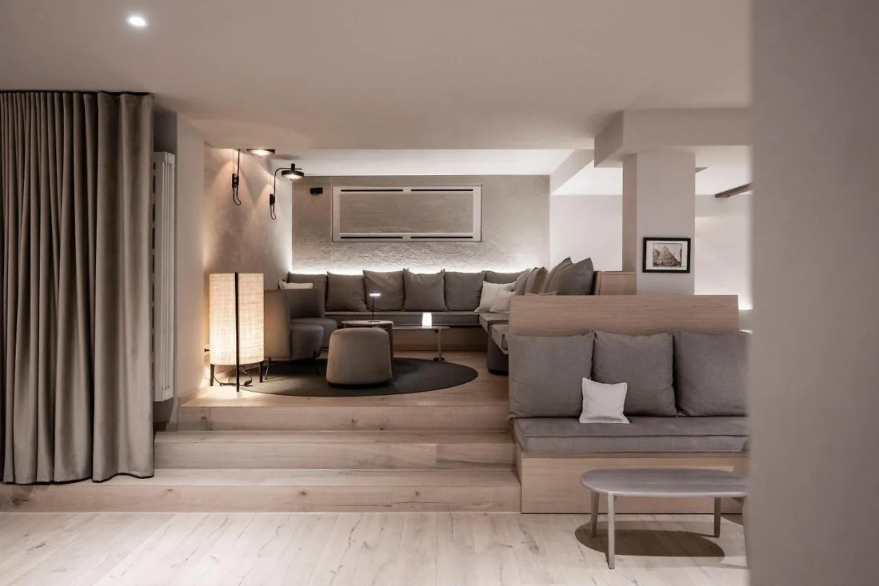 Hotel & Spa Goldene Rose دينكلسبهل