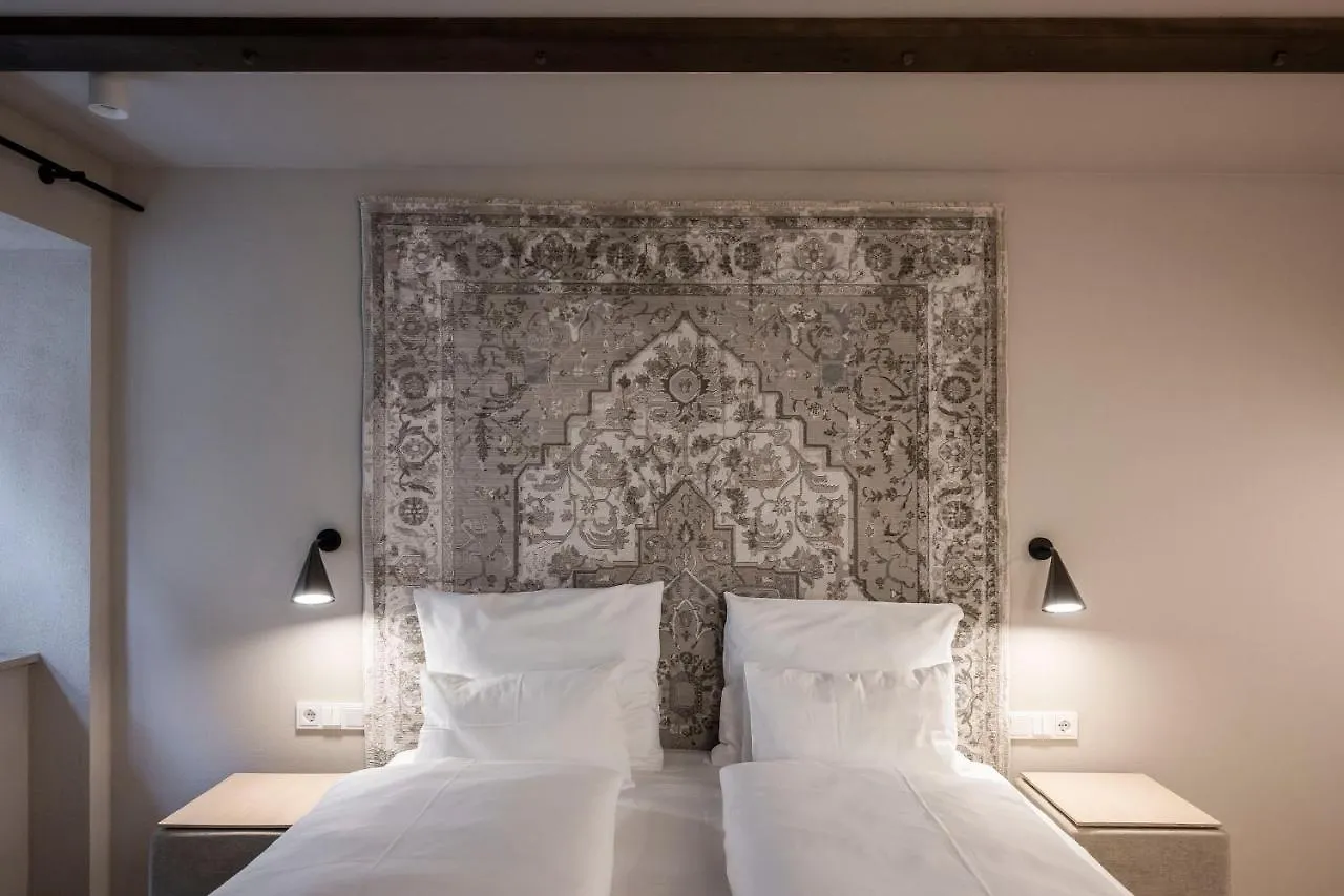 Hotel & Spa Goldene Rose دينكلسبهل 5*,